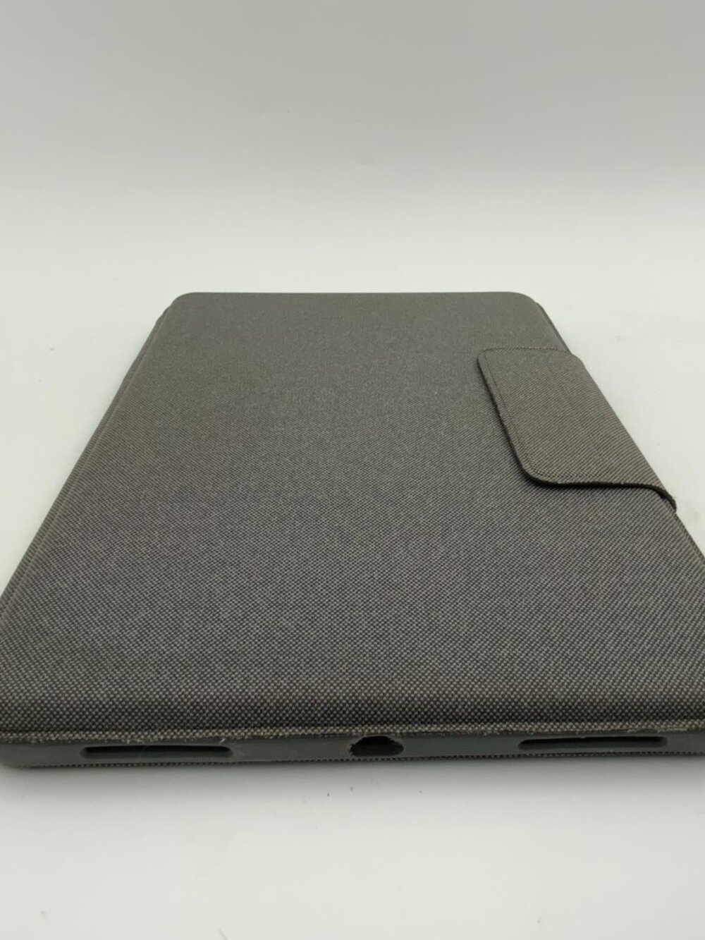 Logitech Folio Touch Keyboard Case Trackpad | iPad Air 4th/5th Gen | YU0043
